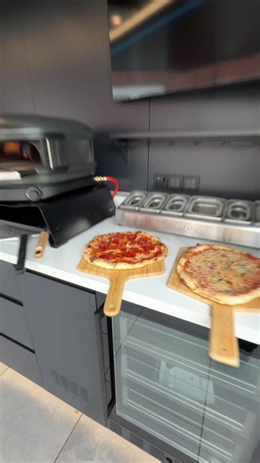 Pizza Time in the PMK Pods: Backyard Kitchen & BBQ Pizza