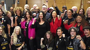 SAG-AFTRA national board approves deal with Hollywood studios