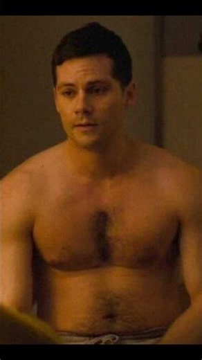 Dylan O'Brien está buenisimo en Twinless 🔥