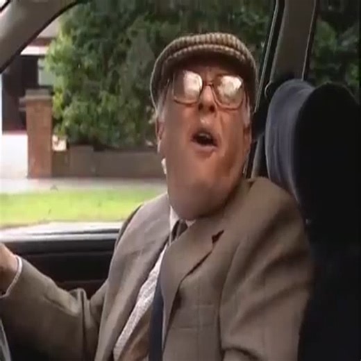 Keeping Up Appearances Season 3 Episode 6 – The Art Exhibition 06 | Zahirah Azman