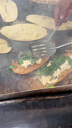 28K views · 579 reactions | Los huaraches de la Cerro | Las Crónicas de la Garnacha CDMX | Facebook