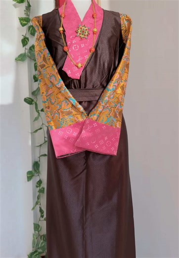 Bakkhu Dress: Stylish Online Shopping Delivery in Japan