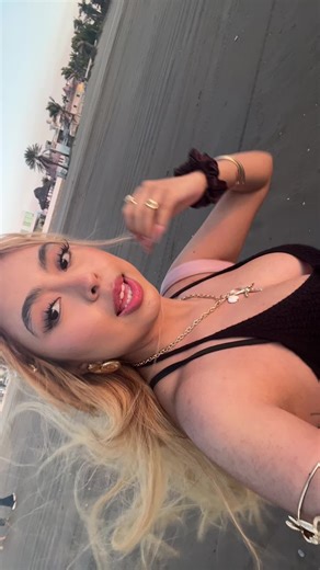 Videos de 🌙 (@jesyenoficial) con “sonido original - ITSALITTLE_OF_EVERYTHING”