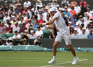 Hubert Hurkacz - Roger Federer. O której środowy mecz Polaka w ćwierćfinale na kortach Wimbledonu?
