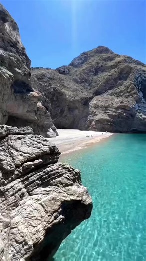 Le Maroc, une terre de beauté et de diversité 🇲🇦✨ Des montagnes majestueuses aux déserts dorés, des médinas historiques aux plages infinies… chaque coin du Maroc raconte une histoire. Avec MC Voyage, partez à la découverte d’un pays riche en culture, paysages et expériences inoubliables. #Maroc #VoyageMaroc #DiscoverMorocco #Marrakech #TravelMorocco