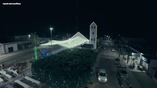 Pedro Drone Films on Instagram: "Tour de Drone pela Praça São Sebastião, no centro da cidade de Mâncio Lima. 🇬🇫 Com essa belíssima iluminação de Natal! 🎄 Feliz Novo Ano a todos!"
