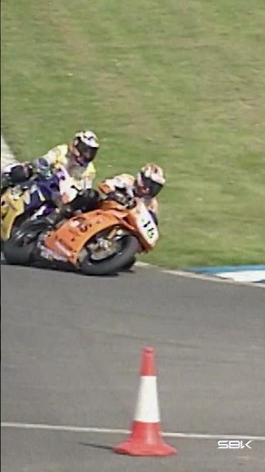Donington Park 2000 Race 2 was 🤩🔝 | #WorldSBK
