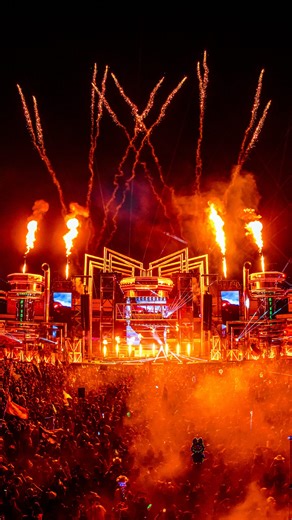 BASSRUSH on Instagram: "The rail didn’t stand a chance. @levelupdub kept the pressure maxed at #bassPOD. 🔋🤯"