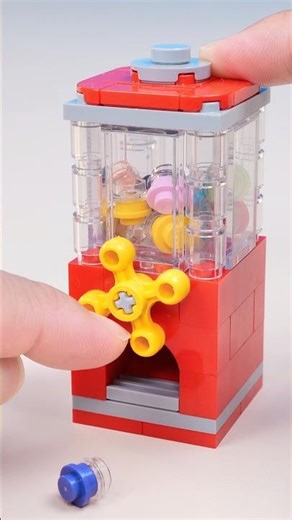 Making a mini gumball machine…inspired by @thebrickconsultant’s MOC #lego #legomoc