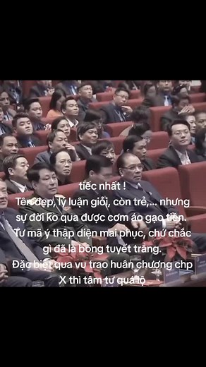 Chủ tịch nước: Võ Văn Thưởng. Tiếc quá, giờ này ctn cảm giác chỉ là cái tên. đến việc trao huân chương cũng mất tư cách trao, phải ký theo yêu cầu của Vẽ rờ