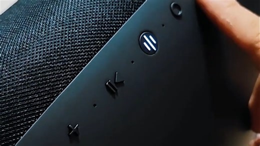 在家也能享受音乐厅品质音效？这款H600头戴式耳机，搭载40mm动圈单元，支持AAC高清解码，还原每一处细节。无论通勤、学习还是居家放松，沉浸式听感即刻拥有。