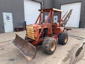 DitchWitch R40G 4x4 Trencher | Construction