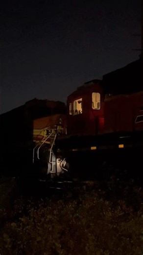 Spotted BNSF 2519 leads CSY282 with a Dead in tow D9 on the lash up while idles and waits for a NB