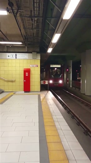 K4000 als Linie12 Ri Zollstock #train #trainspotting #kvb #tram