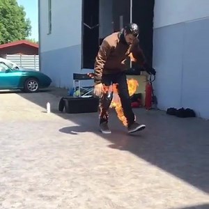 Bboy Lil g Segue no Instagram @mundodobboy | MUNDO Do BBOY