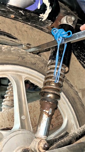 Very useful Trick! Smart Hack to Adjust Your Motorcycle Spring Height!