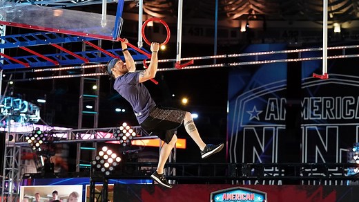 When Eskimo Ninja - Nick Hanson runs the ninja course, it looks like a piece of cake! | Ninja Warrior
