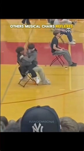 OTHERS MUSICAL CHAIRS REFLEXES VS THIS GUY ☠️