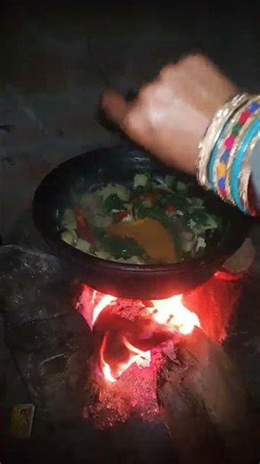 पालक आलु# palak aalu# palak aalu recipe# palak aalu cg style# palak aalu bnane ka tarika#