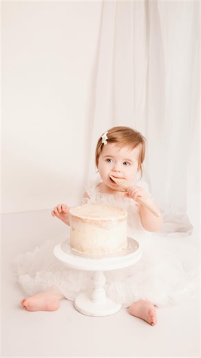 Chloe Briggs on Instagram: "PSA seasonal gadget must have alert! ‼️ how amazing is the @phomemo_official ribbon printer?! seasonal decor, styling, wrapping & gifting just got a whole lot easier! 🎀 It’s super easy to use and connects straight to your phone allowing you to create your own designs or use a pre loaded template! Such a versatile little gadget and a home hack must have! ✨✨ Grab yours here with code PHE15 for 15% off site wide http://bit.ly/4nOxMXl Ad#crafts #crafting #homecraf