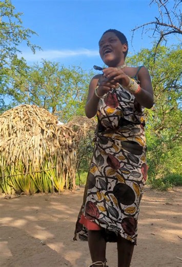 How Indigenous Hadza women get down 💃🏿 #hadzabetribe #goviral