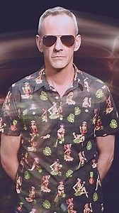 Fatboy Slim shares the story behind one of his most loved classics, ‘The Rockafeller Skank’ 💥 Released in 1998, it was the lead single from his acclaimed second studio album ‘You’ve Come A Long Way, Baby’. Here, Fatboy Slim recalls how the track was made, sampling the voice of Lord Finesse and the beat of a song called ‘Sliced Tomatoes’ by Just Brothers. We also hear anecdotes of how the music video was made, how Fatboy Slim nearly crashed Daft Punk’s own video shoot, and how the track has been