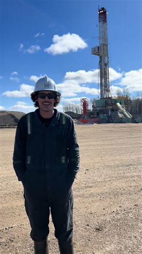 #OilfieldLife: Laying Down Single Pipes on PD 867 | Precision Drilling