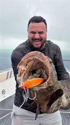 🎣REEF CASTING FISHING IN THE MALDIVES🏝️