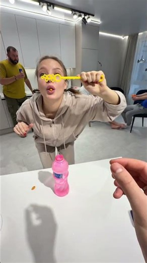 My favourite bubblegum bubbles 😝 Time stop 🛑