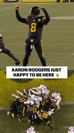 Rodgers is just chillin back there 😂🧍#NFL #football #aaronrodgers #steelers #espnsocial