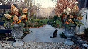 Decorating My Parent’s Entryway Containers for Christmas! 🌲❤️ | Garden Answer