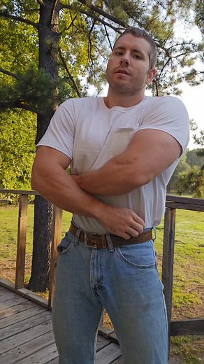 Lwts get thia day started 💪😁 have a great day workout hard and stay focused of fitness, health and your goals. | Derrick Henry