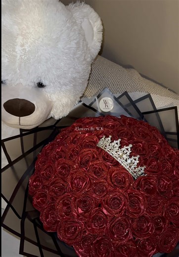 Roses Rouges Paillettées pour un Valentin Éblouissant