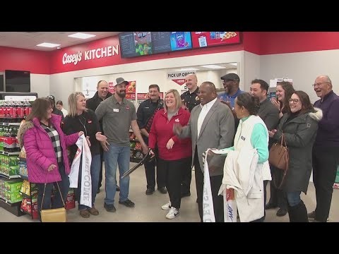 Casey's General Store opens in East Moline
