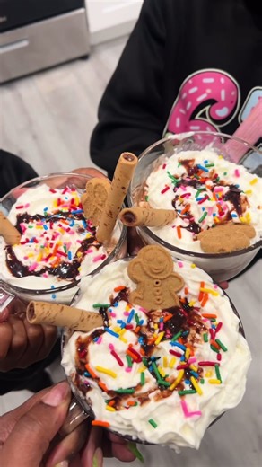 Hot Cocoa our way!!!!! #favorsbymi #fyp #friendspage #holidays #hotcocoa