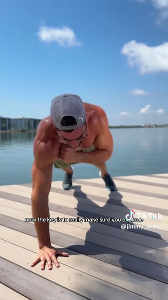 Great upper body move! Explosive push-up to one arm plank hold. Key is to make sure you come off the ground to really emphasize the move and challenge the muscles. Add it to the routine! Make sure to warm up first as it does put a lot of tension on the shoulders. #wo#workouto#workoutmotivationi#fitnessi#fittoky#gymtokb#absl#planko#workoutideas