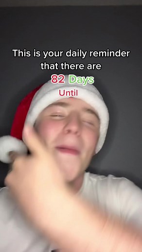 Your 1st @ AND 2nd @ ARE GETTING SANTA PHOTOS WITH YOU, who?🎄😂 #fyp #christmas