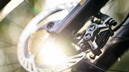 Shimano XTR M9220 Brake Review | These brand new 4-piston brakes are better in every way