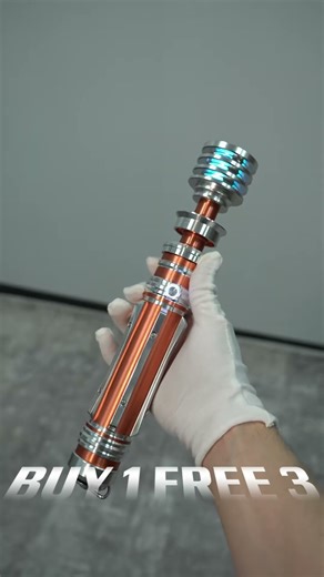 This took me straight back to playing with my old sabers 😭💫