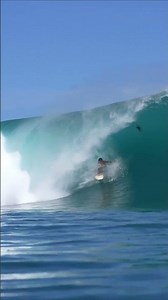 Enrique Ariitu Teahupo'o Getting Shade