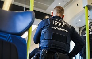 Transports : Les agents de sécurité de la RATP et de la SNCF autorisés à faire des palpations