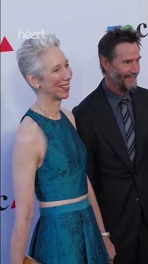 Keanu Reeves and his girlfriend Alexandra Grant are loved-up😍#keanureeves #redcarpet #keanu