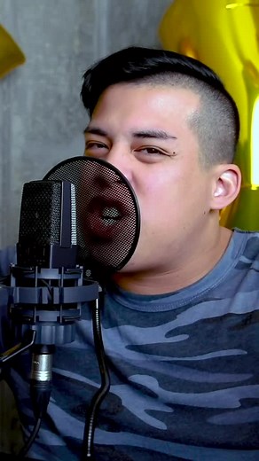 Energetic Helium Dubstep Beatbox with Balloon Effects