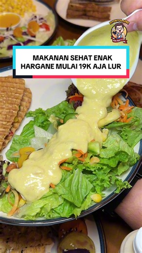‼️MAKANAN SEHAT UENAK‼️ Ta akuin ini beneran enak banget✅ biasane makanan sehat kan hambar,disni beneran gurih seger tapi diet friendly😍 Cocok banget juga buat sarapan di tenga kota Semarang👌🏻tempate pewe,makanane enak, hargane afforable😍 HOME MATE 📍: Jl. Dr. Cipto no 107, Semarang ( ada di gmaps) ⏰: 07.00 - 22.00 #nyonyolaper #kulinersemarang #semarang #makanansemarang #foodbloggersemarang