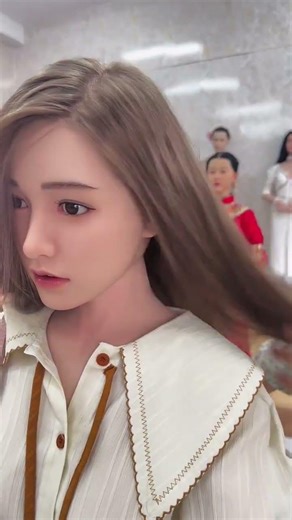 Custom-made silicone mannequin girlfriend, realistic skin, fair, beautiful, long legs, soft,