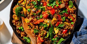 This Vegetarian Paella Is Loaded With All Your Favorite Flavors