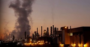 Refino de petróleo no Brasil cresce 0,8% de janeiro a setembro, diz ANP