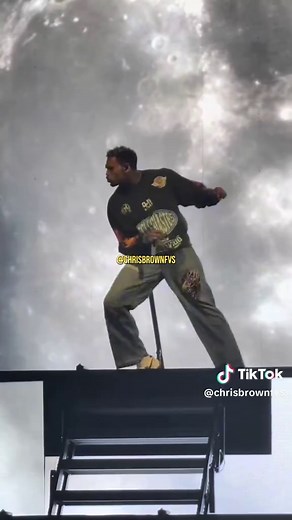 #chrisbrown #chrisbrownofficial #teambreezy #gocrazy