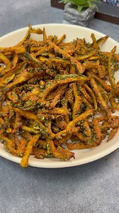 326K views · 2.2K reactions | फ्रेंच फ्राइज की तरह खाएँगे करेले - Crispy Karela Fry #karelarecipe | Cooking With Reshu | Facebook