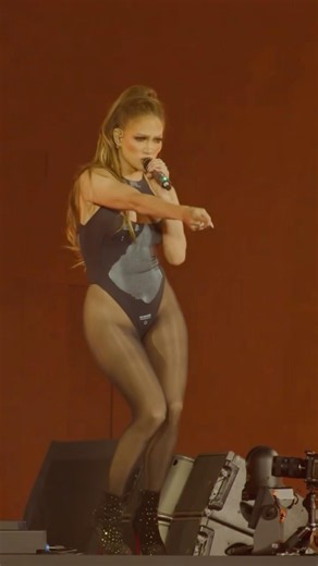 Jennifer Lopez - On The Floor (France Live) #JLo #Shorts